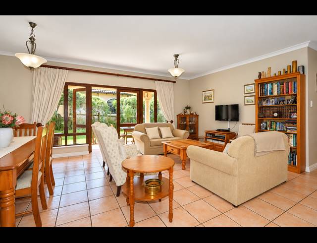 2 BEDROOM TOWNHOUSE FOR SALE IN WATERFALL